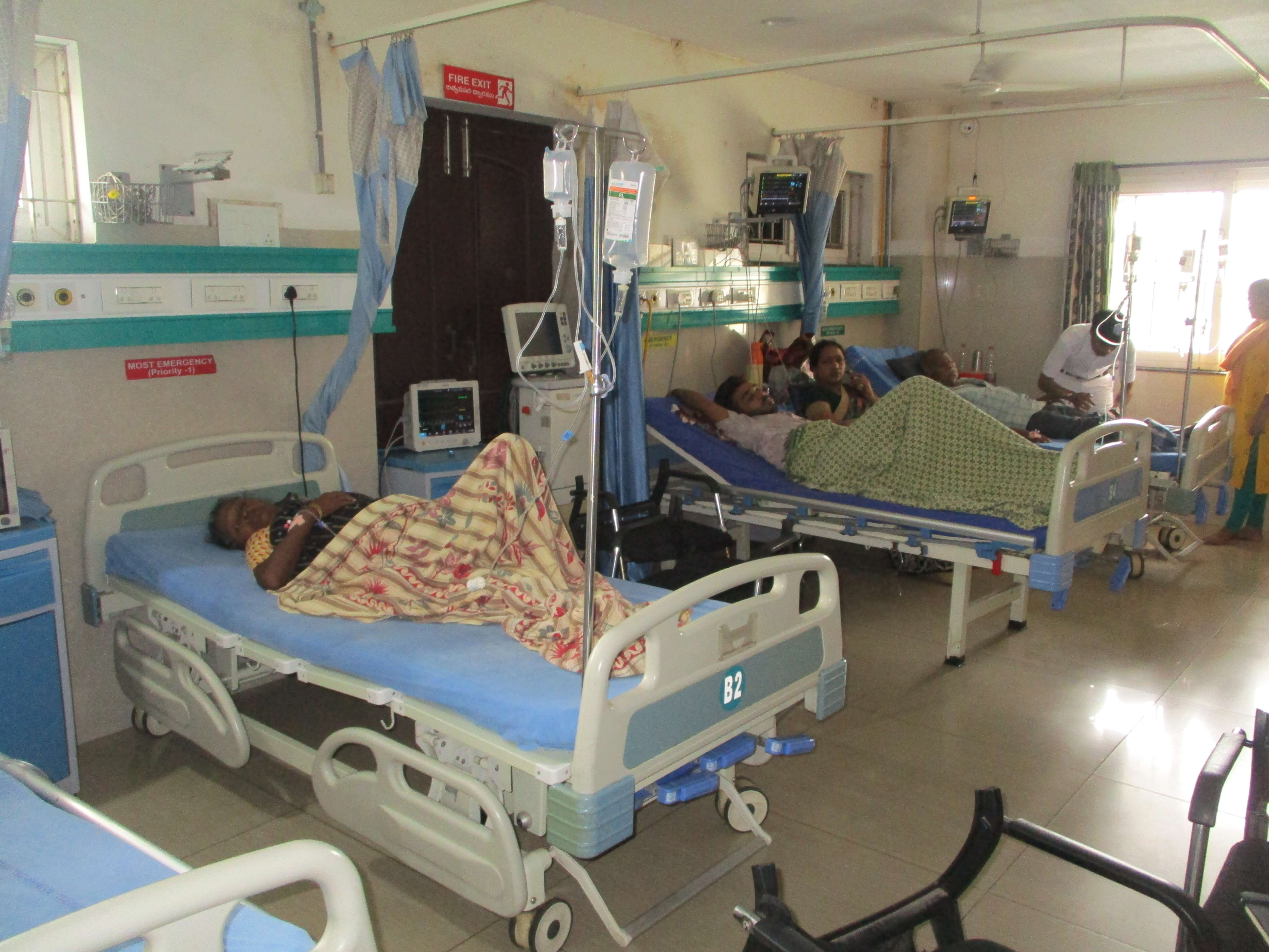 hospitals list warangal